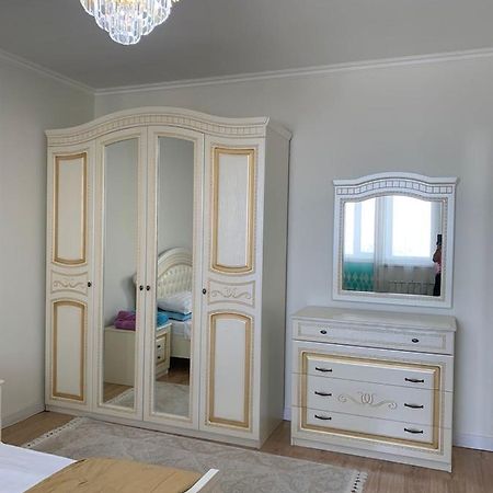 Apartment In Алмати Екстер'єр фото
