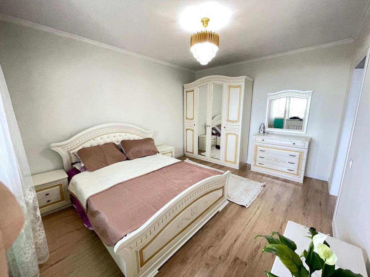 Apartment In Алмати Екстер'єр фото